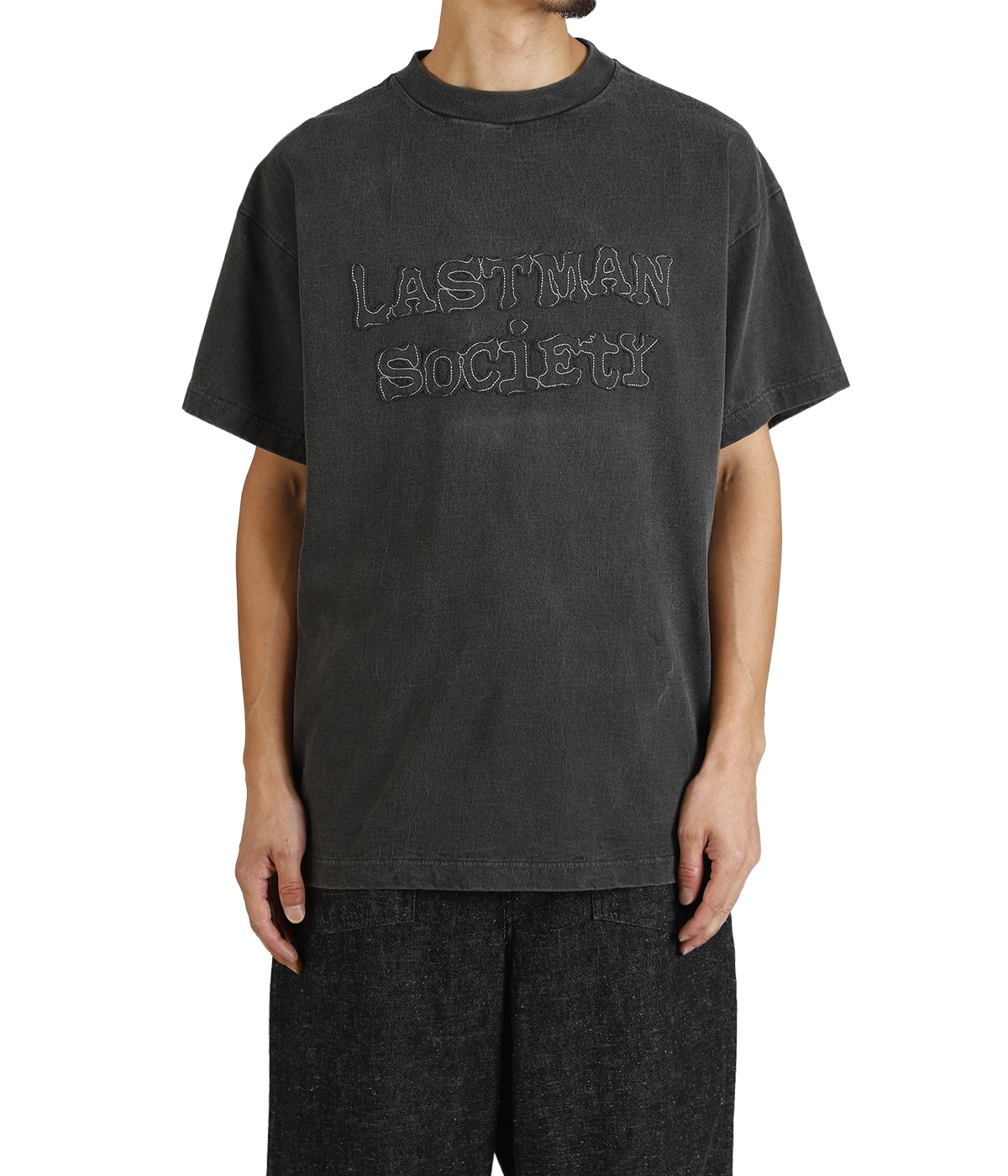 model（175cm / 60kg）B85 W75 H92 着用サイズ：L