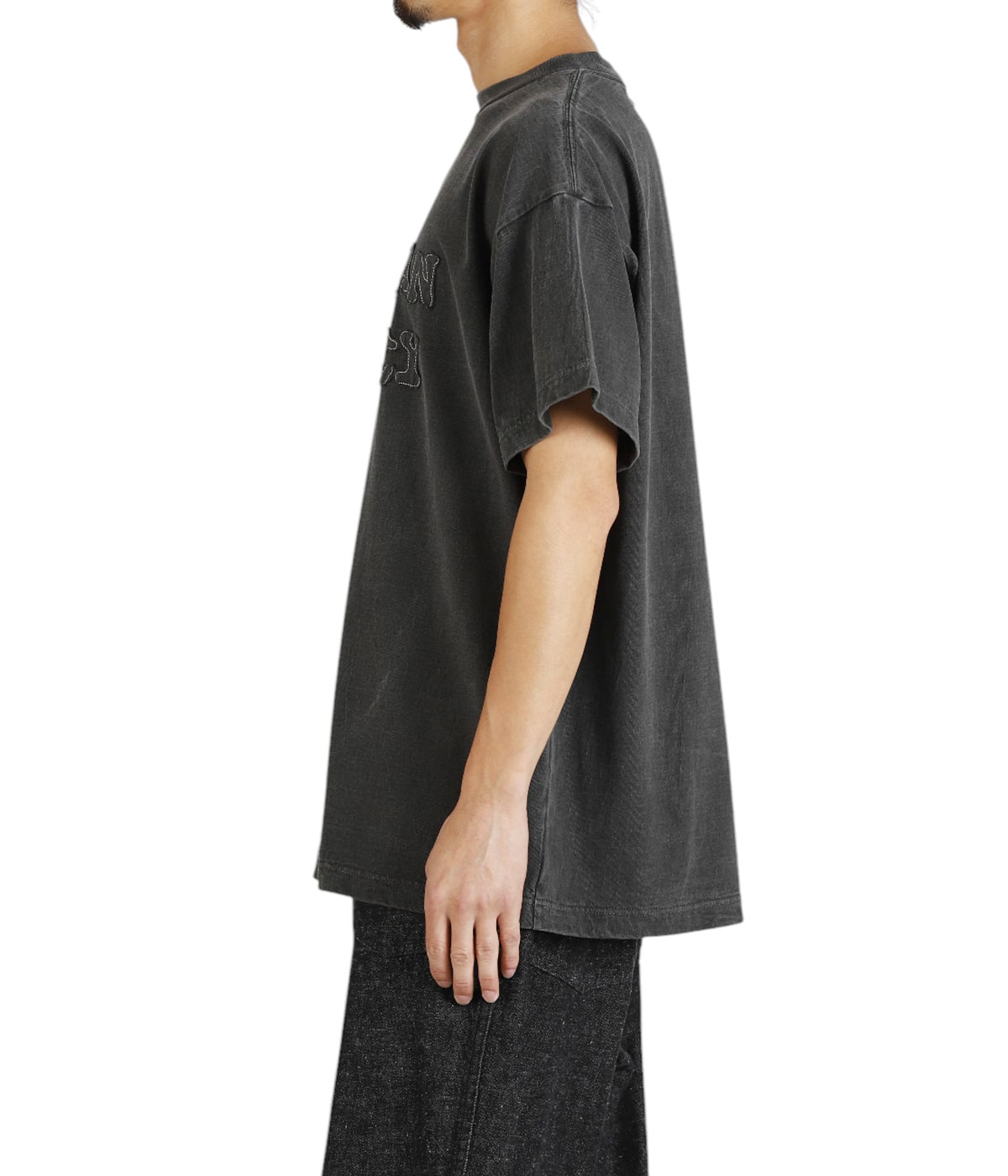 model（175cm / 60kg）B85 W75 H92 着用サイズ：L