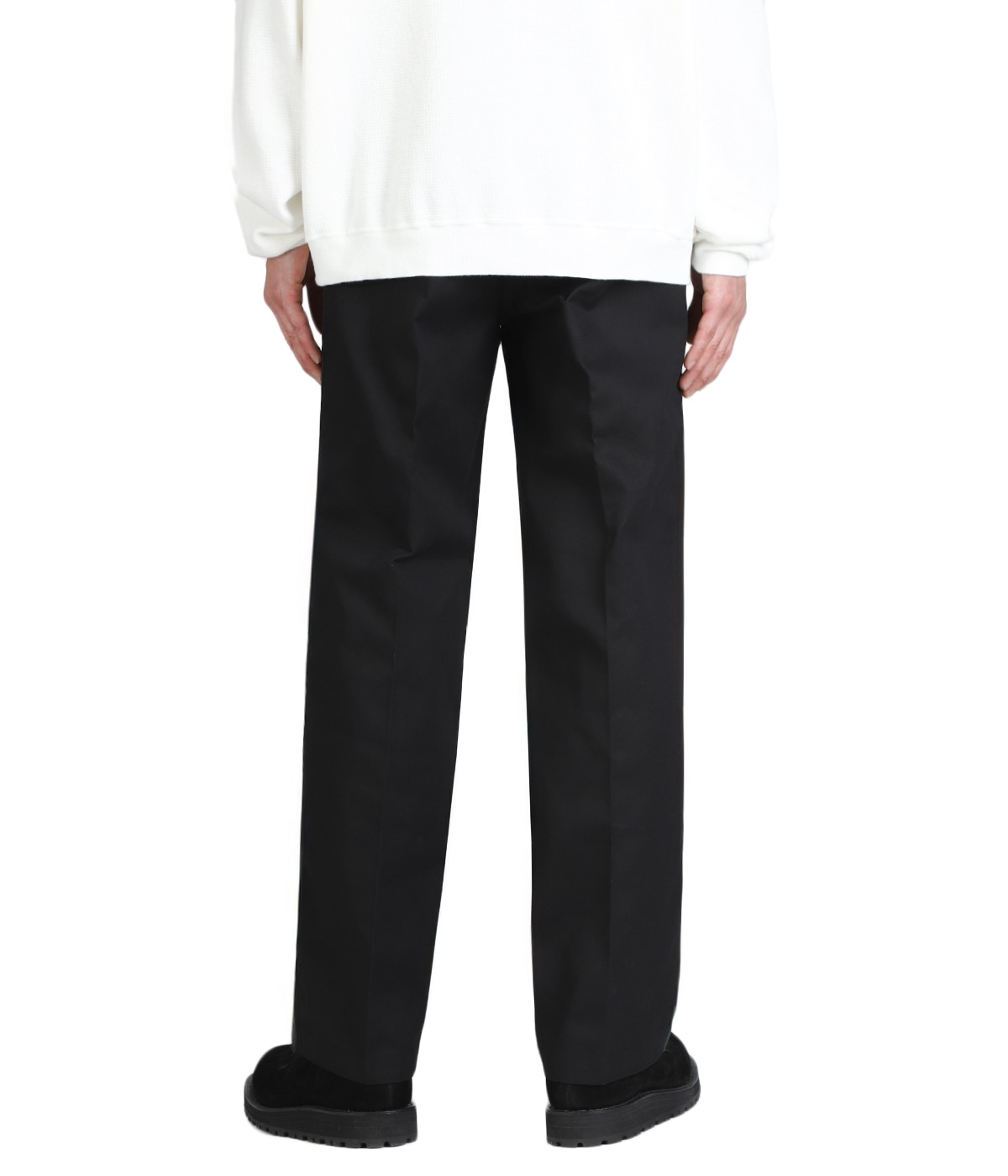 model（175cm / 60kg）B85 W75 H92 着用サイズ：M