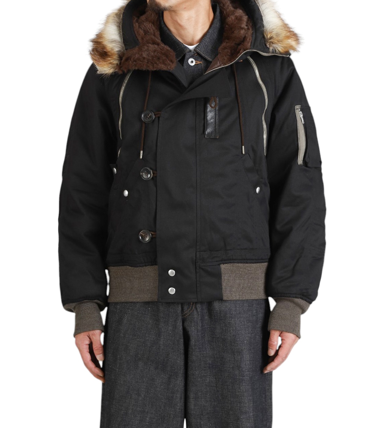 model（175cm / 60kg）B85 W75 H92 着用サイズ：2