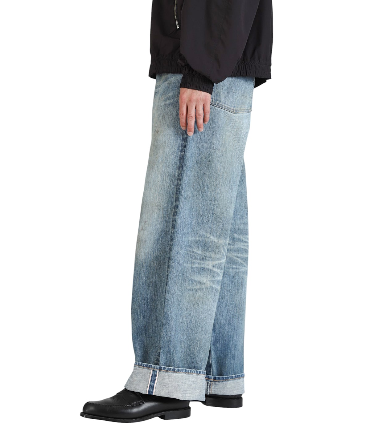 model（175cm / 60kg）B85 W75 H92 着用サイズ：30