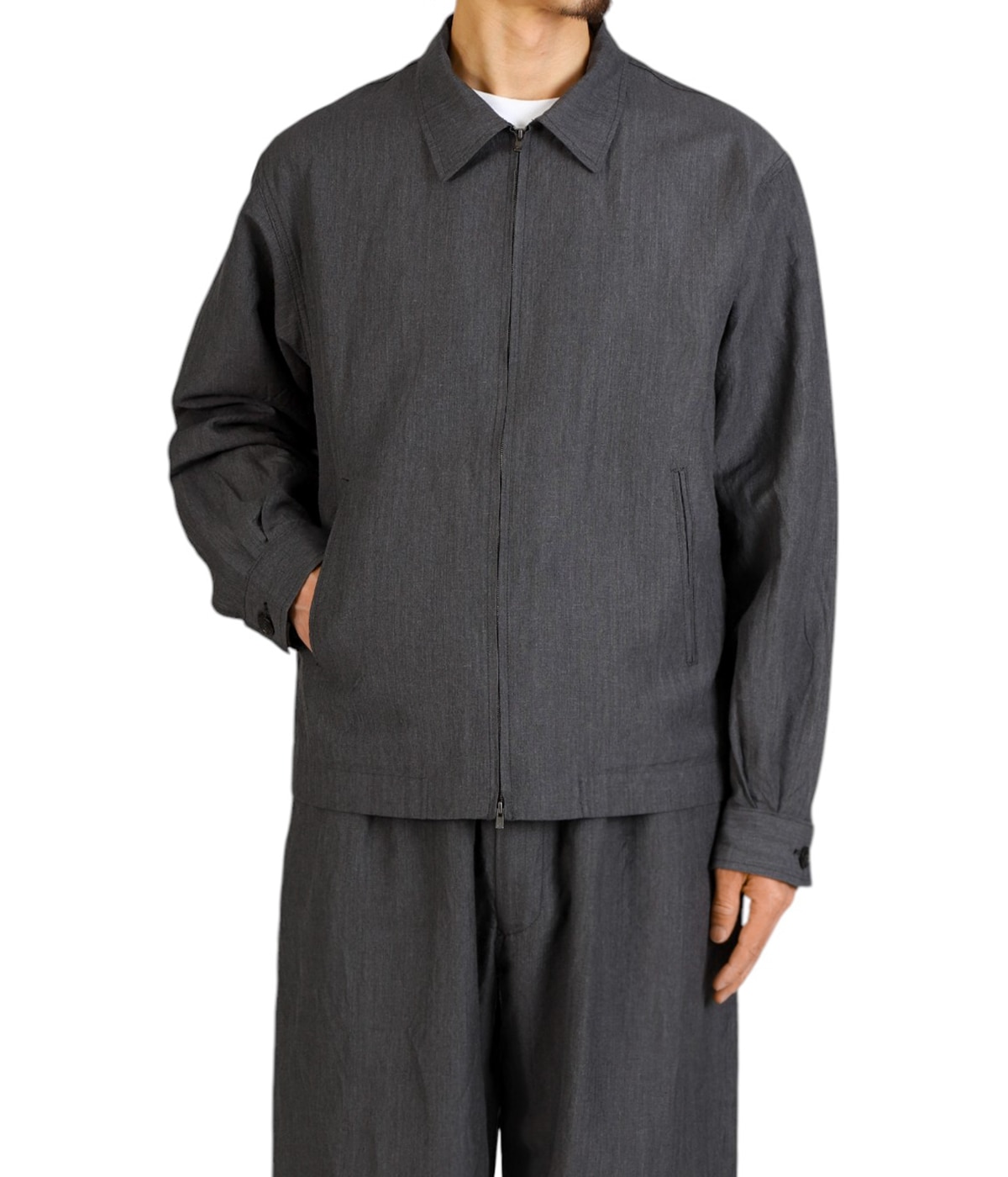 model（175cm / 60kg）B85 W75 H92 着用サイズ：M