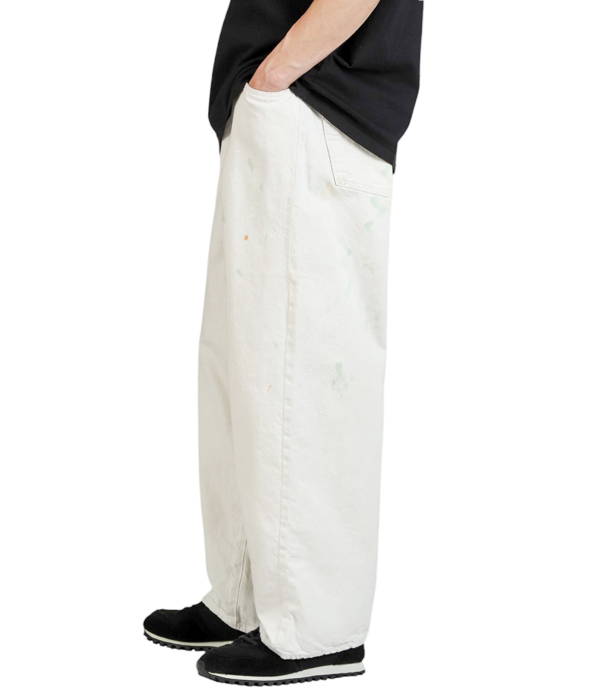 model（175cm / 60kg）B85 W75 H92 着用サイズ：M