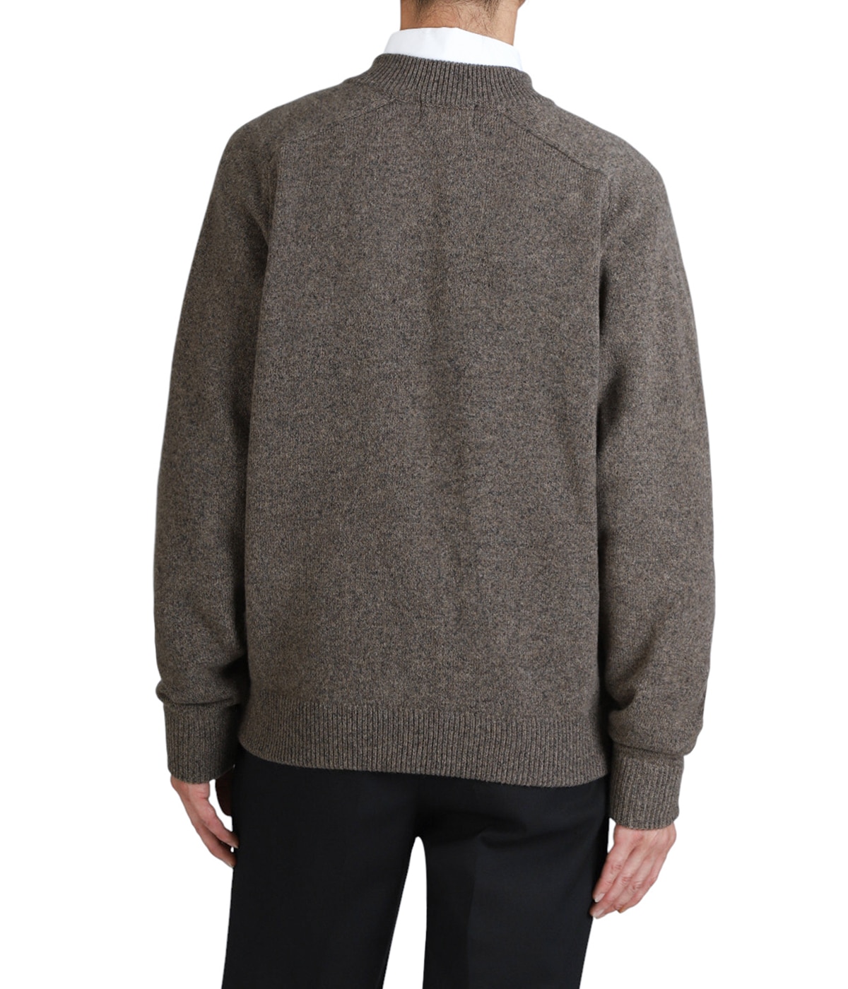 model（175cm / 60kg）B85 W75 H92 着用サイズ：46