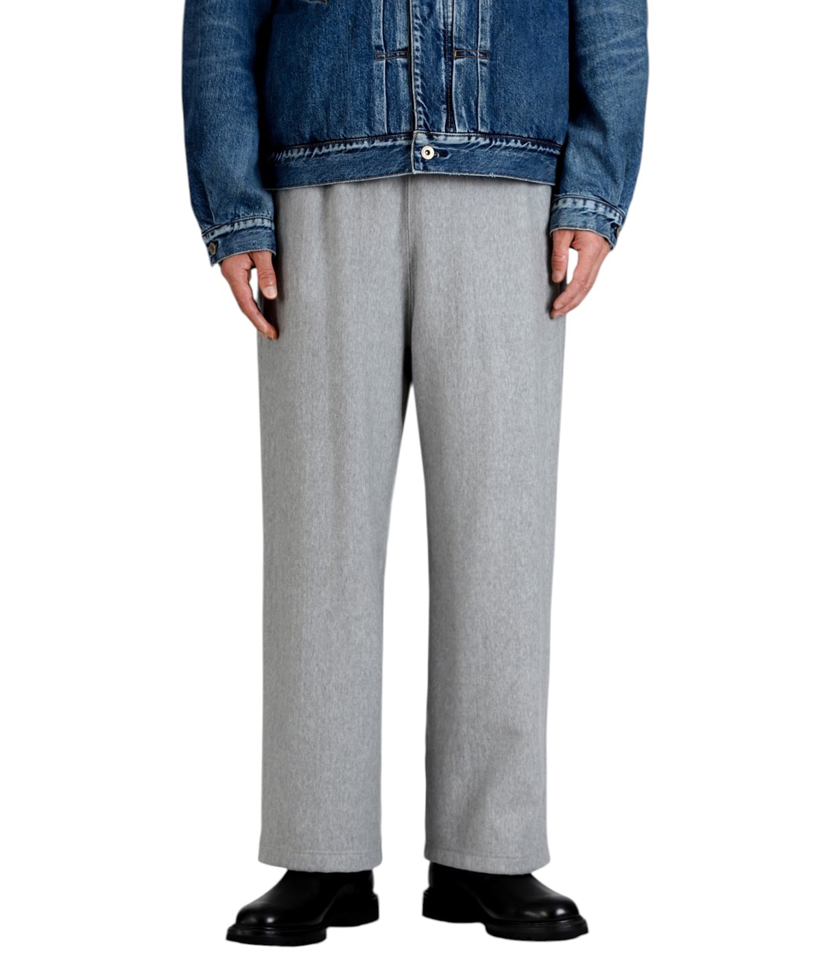 model(175cm / 60kg)B85 W75 H92 着用サイズ：46