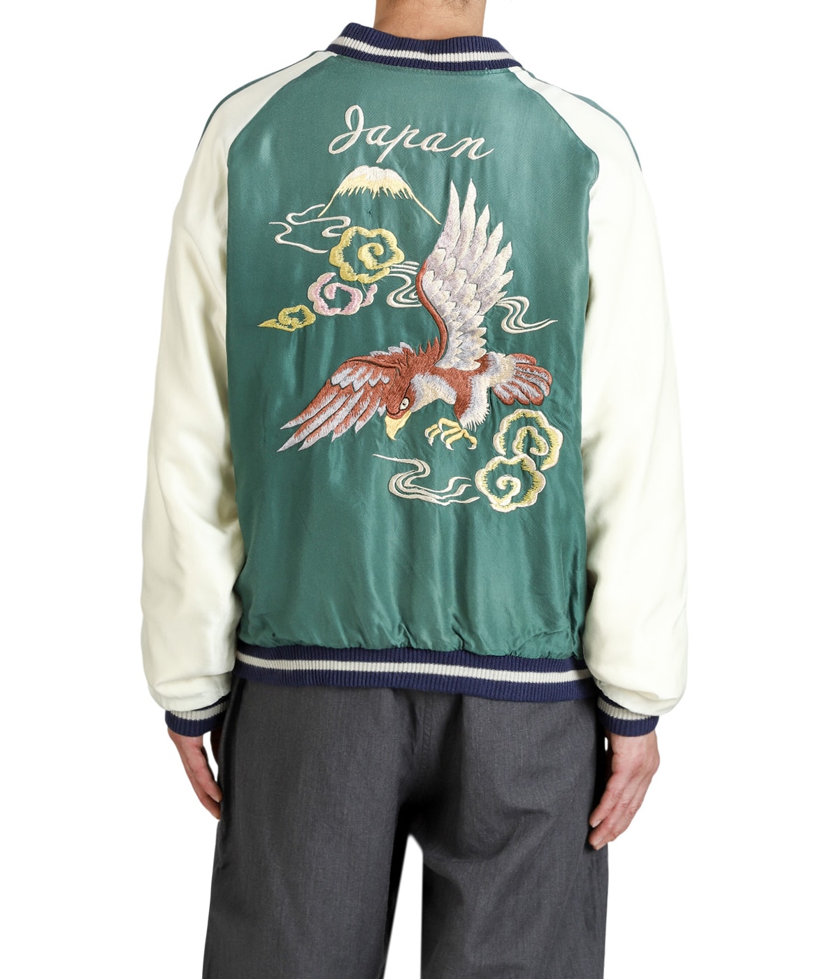 model（175cm / 60kg）B85 W75 H92 着用サイズ：M