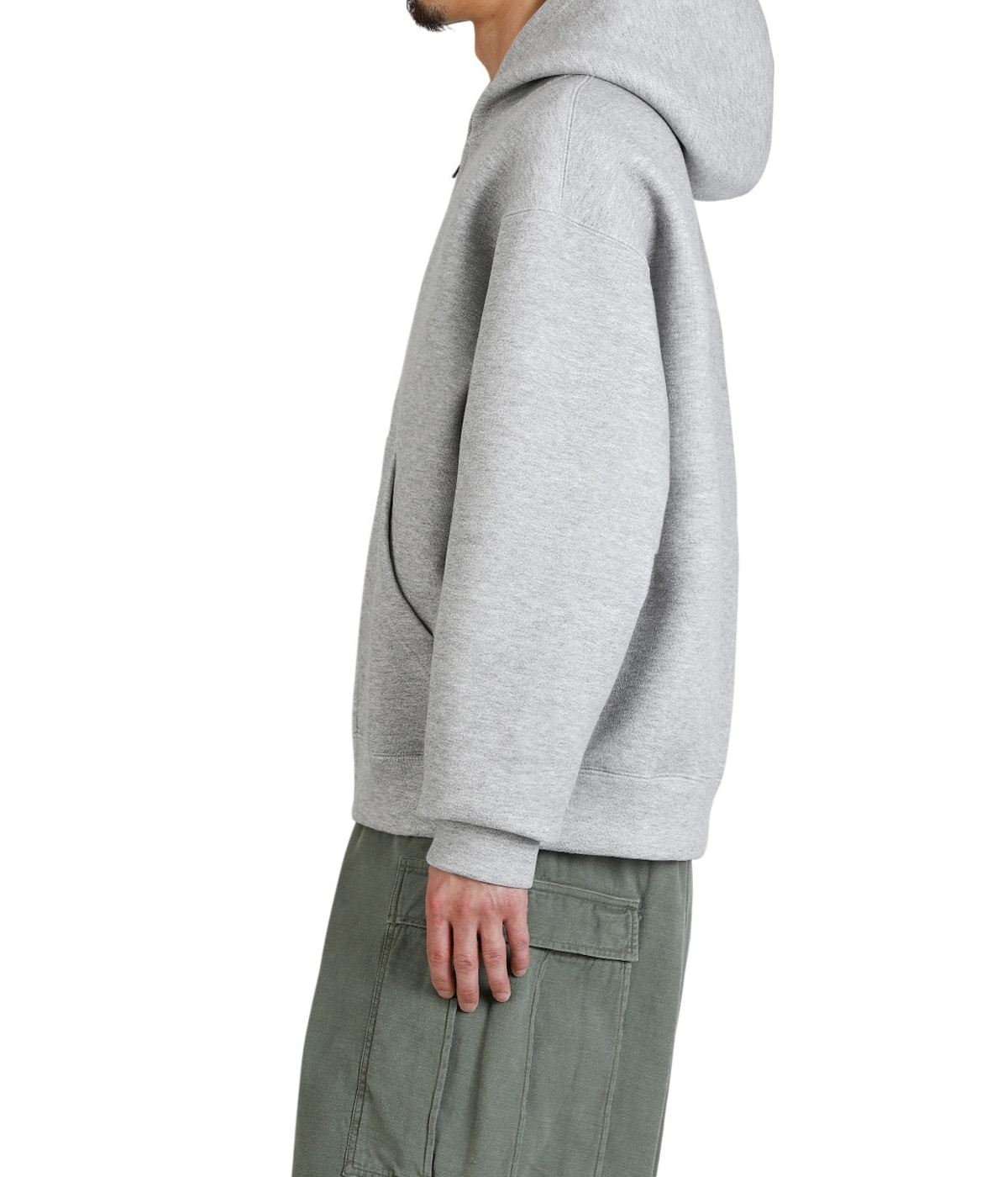 model（175cm / 60kg）B85 W75 H92 着用サイズ：M