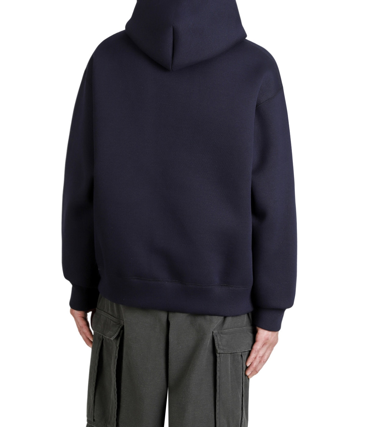 model（175cm / 60kg）B85 W75 H92 着用サイズ：M