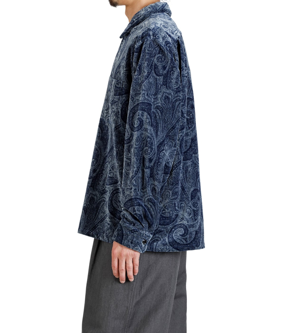 model（175cm / 60kg）B85 W75 H92 着用サイズ：M