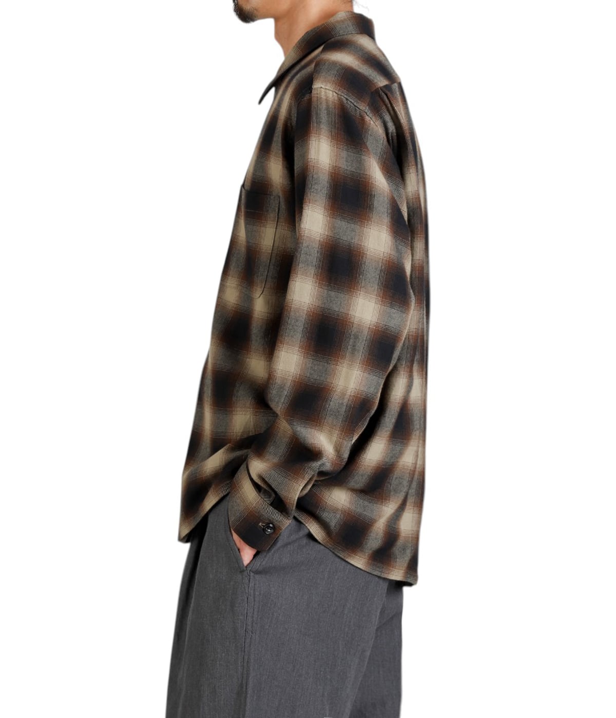 model(175cm / 60kg)B85 W75 H92 着用サイズ：M