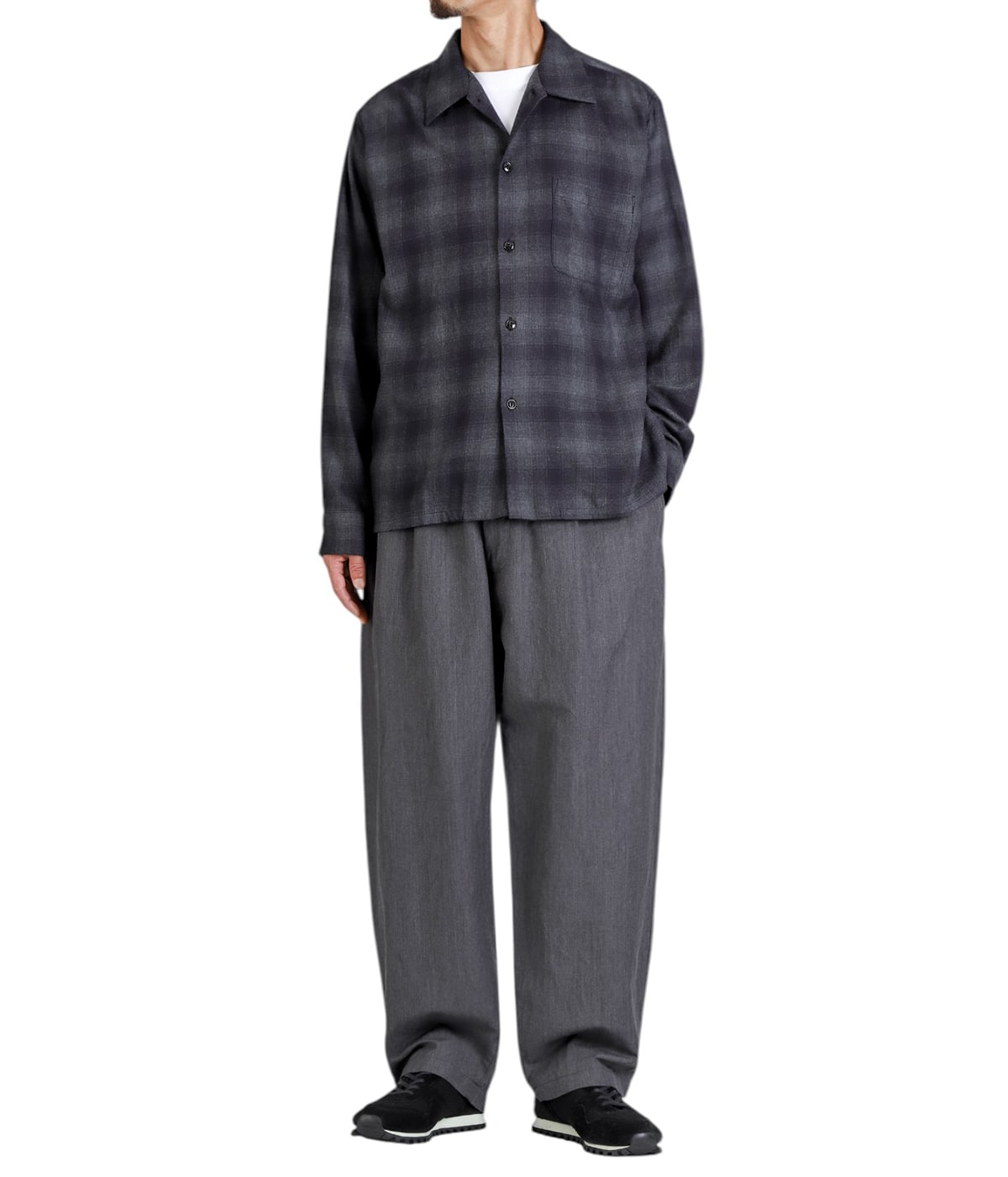 model(175cm / 60kg)B85 W75 H92 着用サイズ：M