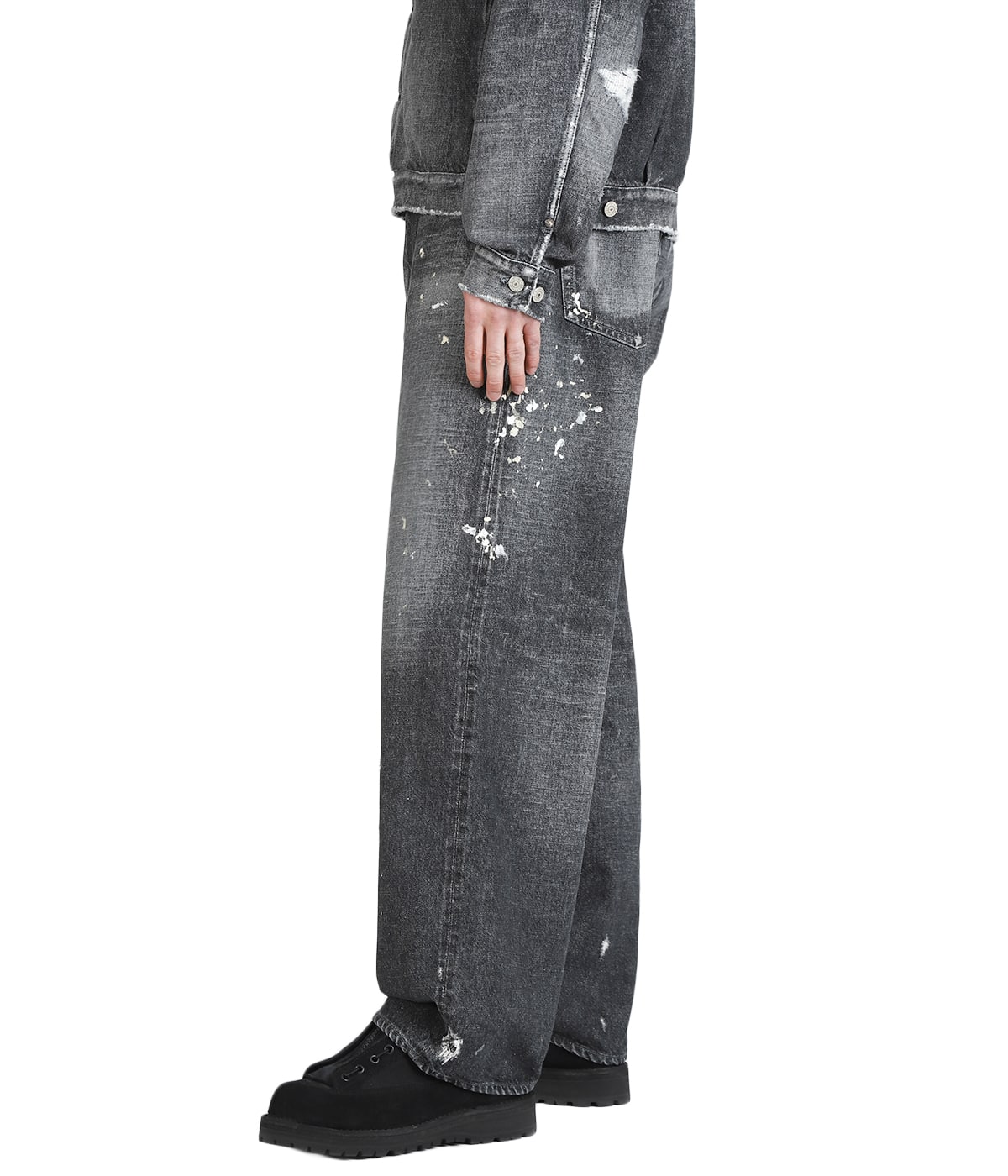 model（175cm / 60kg）B85 W75 H92 着用サイズ：M