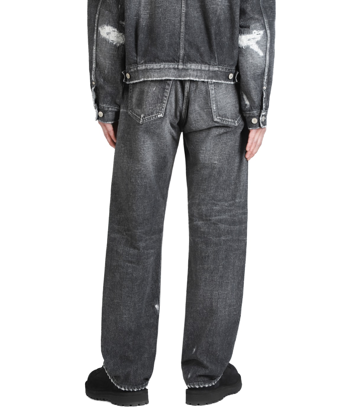 model（175cm / 60kg）B85 W75 H92 着用サイズ：M