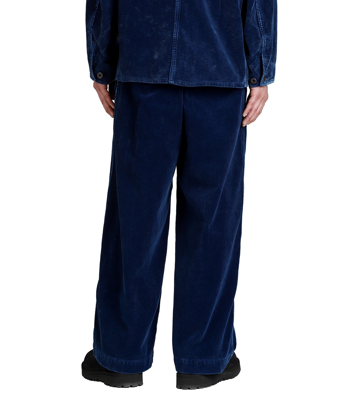 model（175cm / 60kg）B85 W75 H92 着用サイズ：M