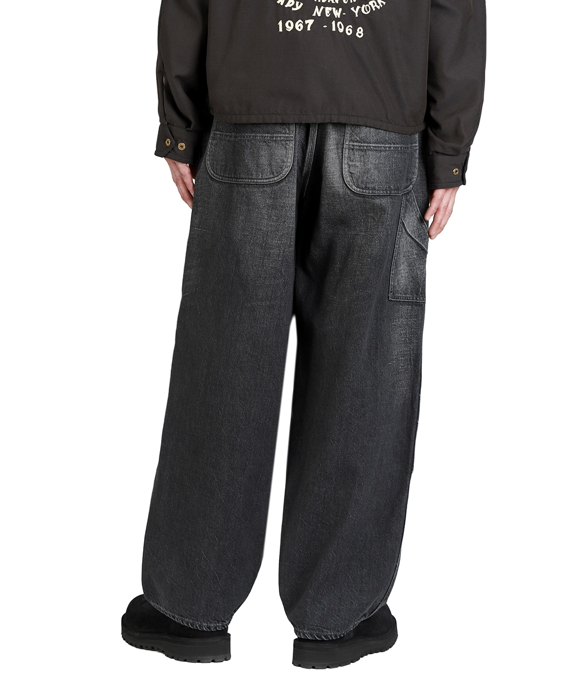 model（175cm / 60kg）B85 W75 H92 着用サイズ：M