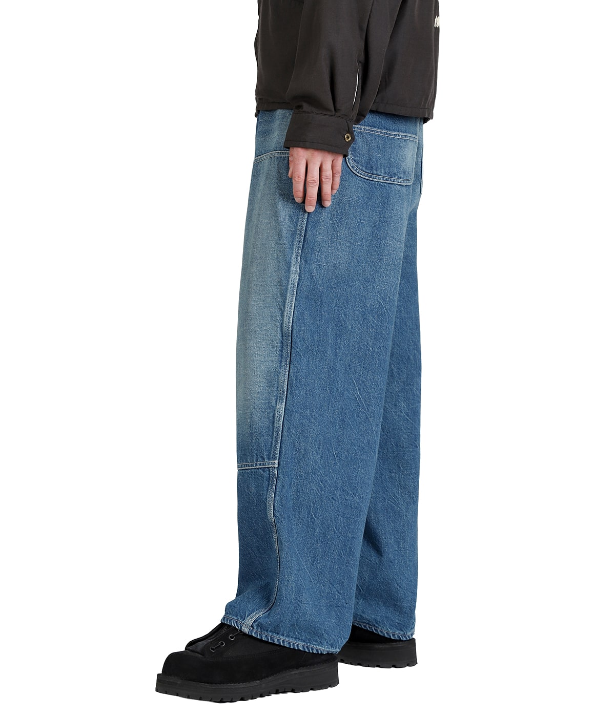 model（175cm / 60kg）B85 W75 H92 着用サイズ：M