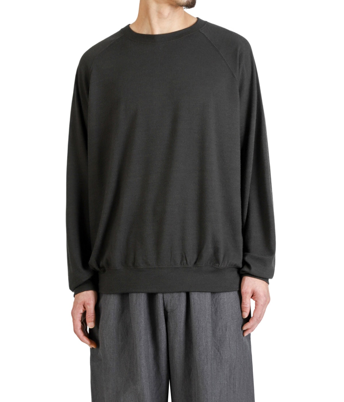 model（175cm / 60kg）B85 W75 H92 着用サイズ：M