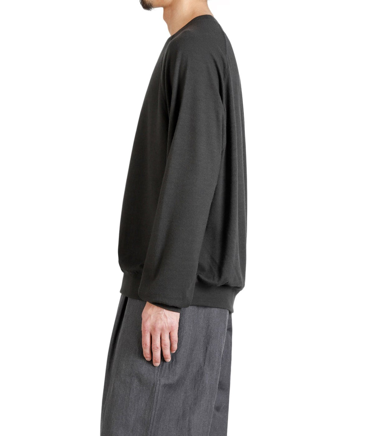 model（175cm / 60kg）B85 W75 H92 着用サイズ：M