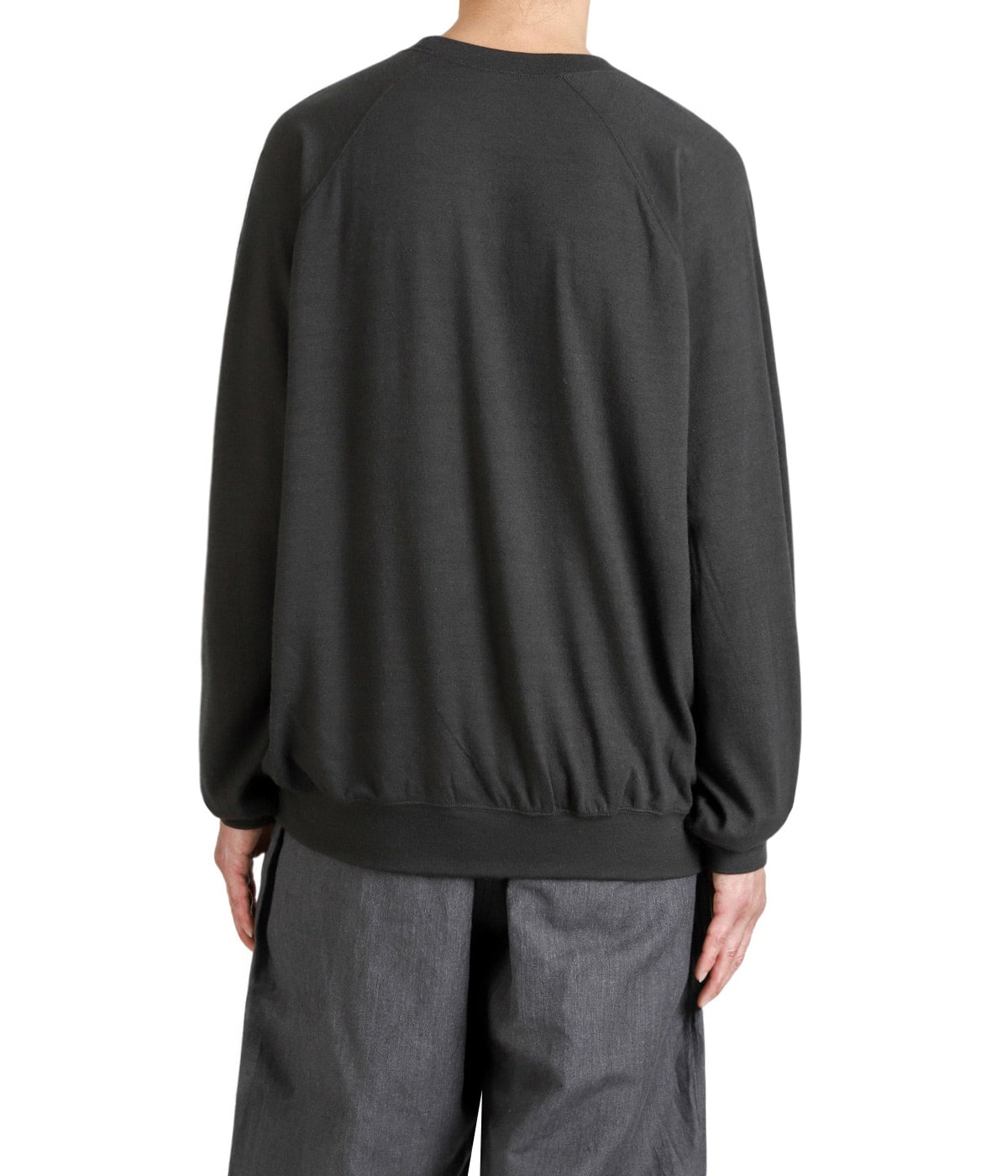 model（175cm / 60kg）B85 W75 H92 着用サイズ：M