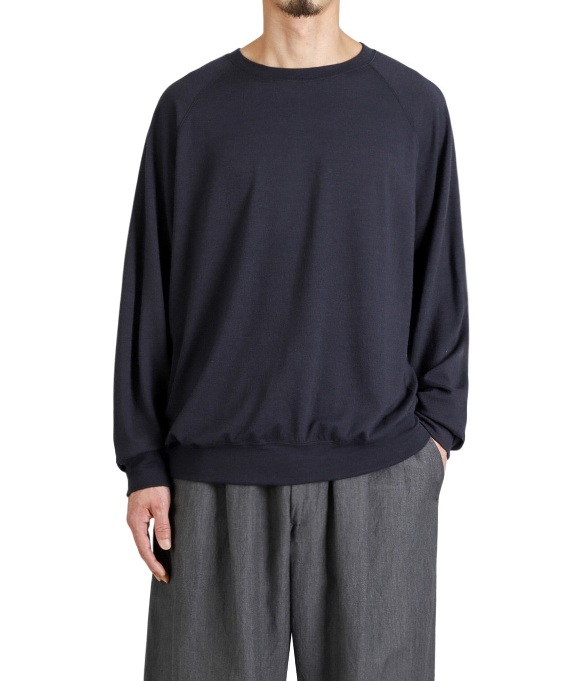 model（175cm / 60kg）B85 W75 H92 着用サイズ：M