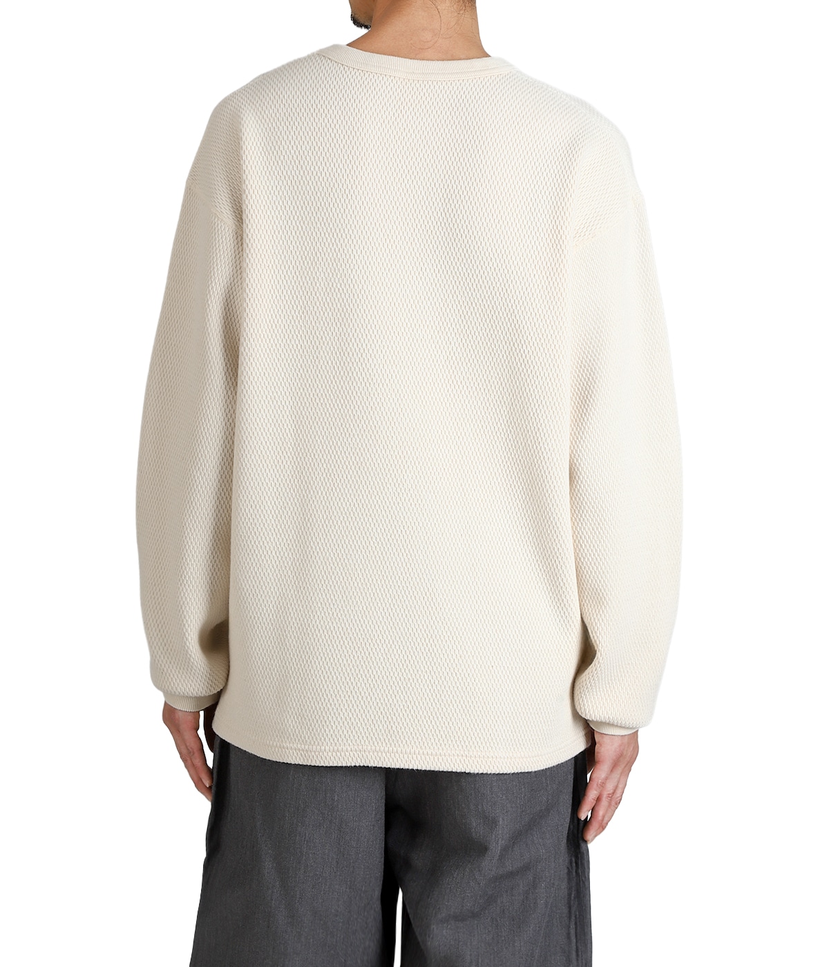 model（175cm / 60kg）B85 W75 H92 着用サイズ：M