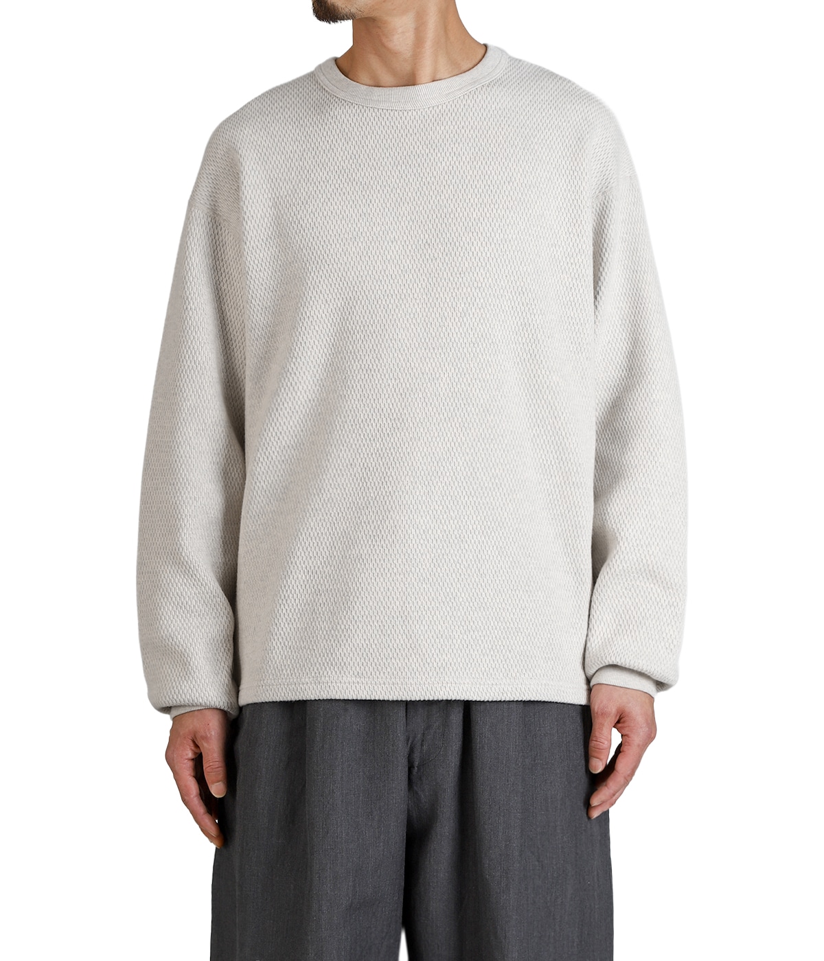 model（175cm / 60kg）B85 W75 H92 着用サイズ：M