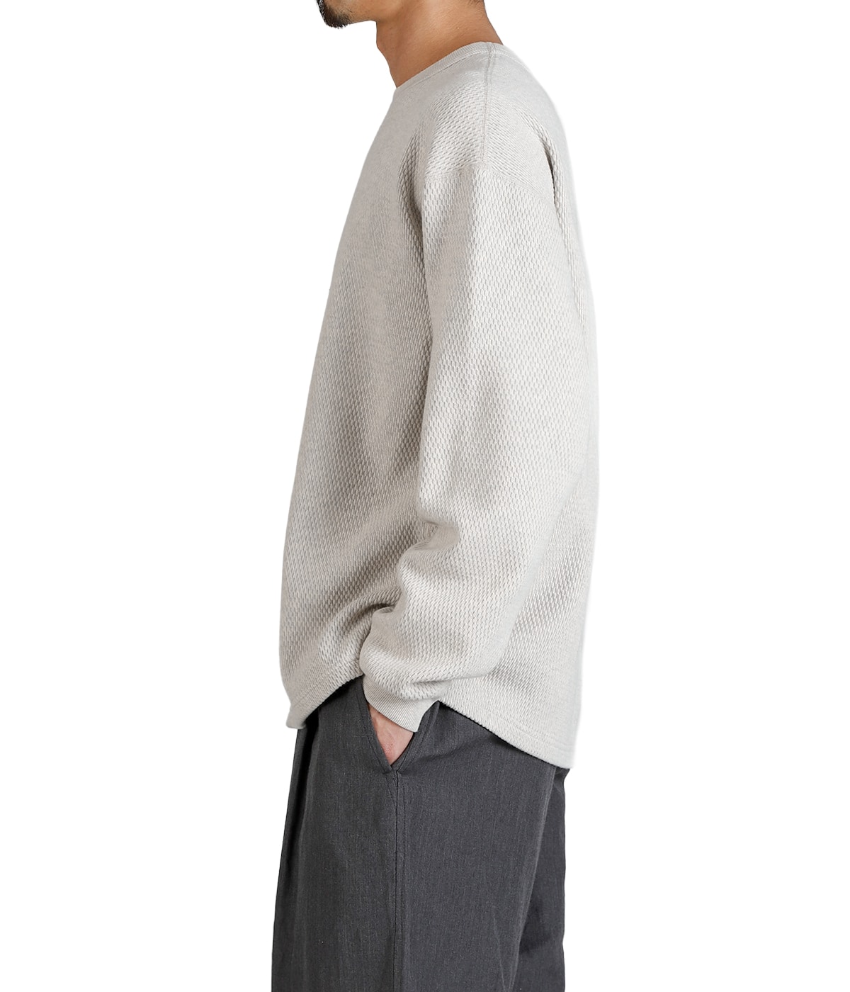 model（175cm / 60kg）B85 W75 H92 着用サイズ：M