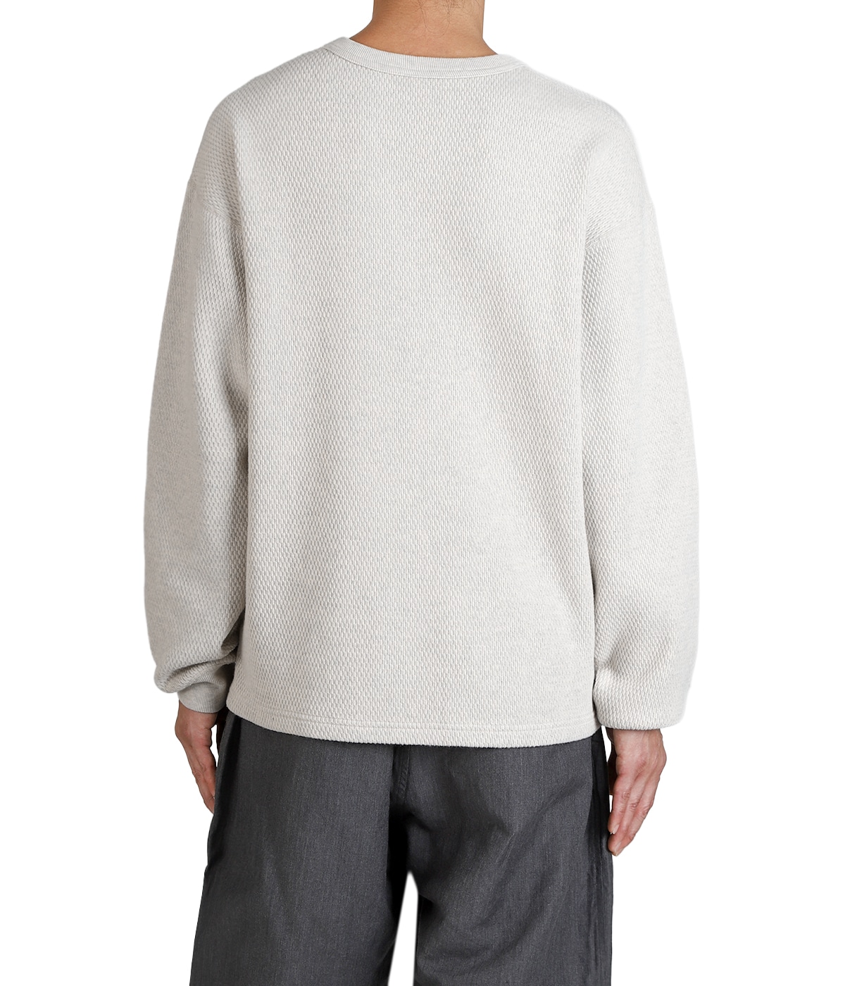 model（175cm / 60kg）B85 W75 H92 着用サイズ：M