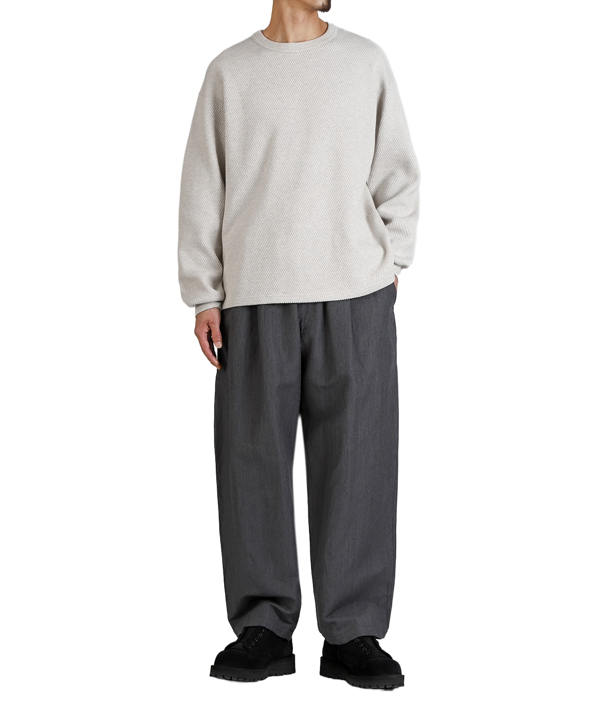 model（175cm / 60kg）B85 W75 H92 着用サイズ：M