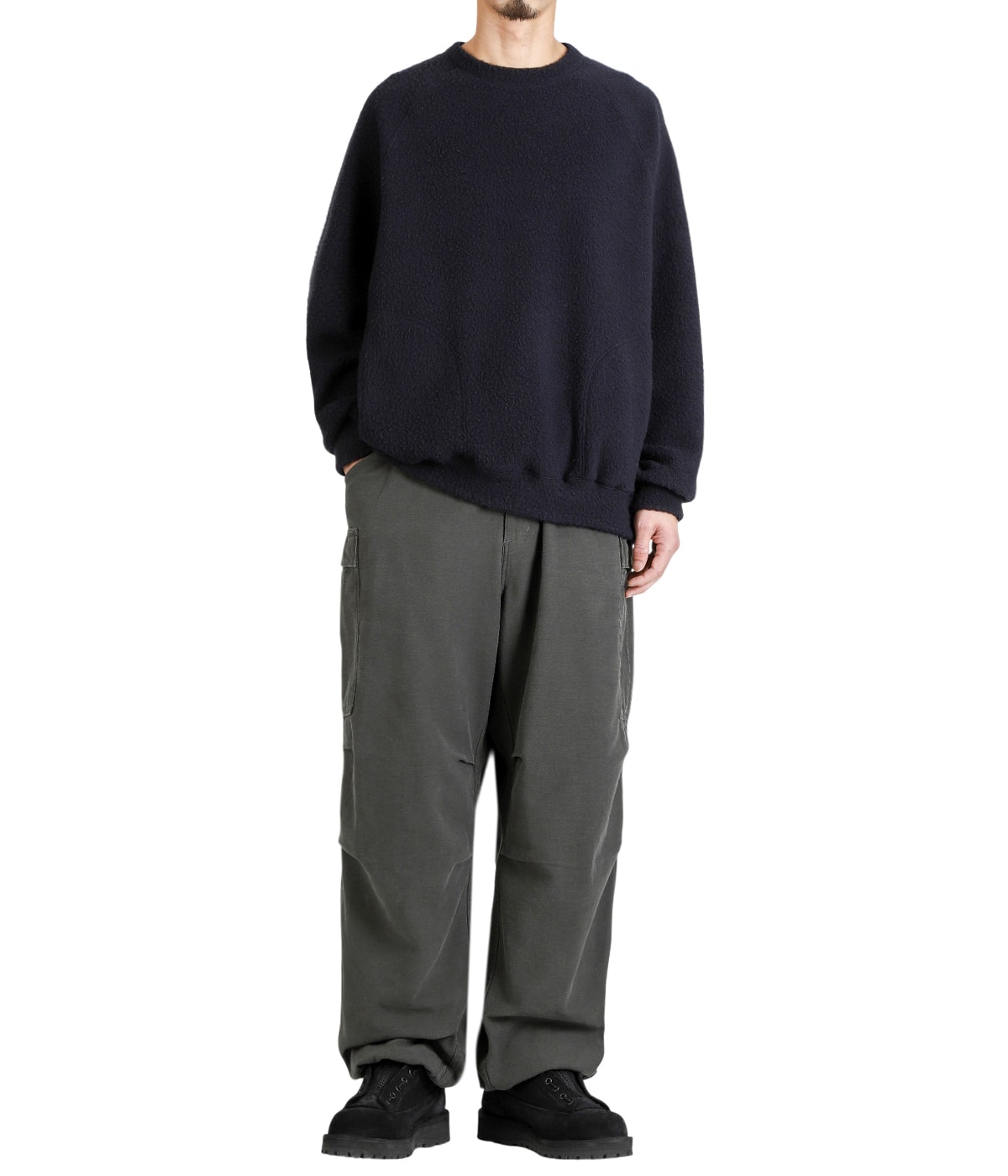 model（175cm / 60kg）B85 W75 H92 着用サイズ：M