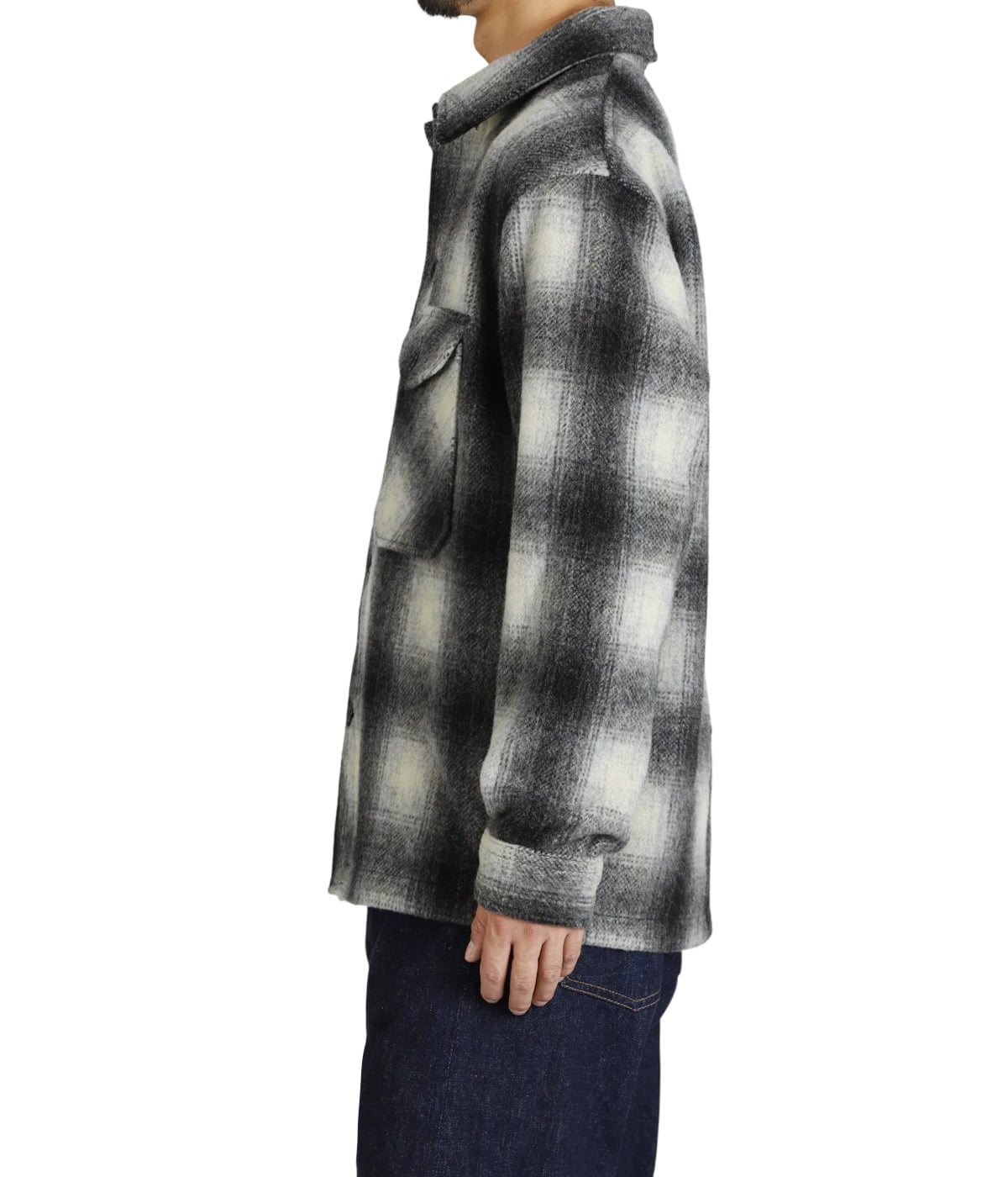 model（184cm / 63kg）B85 W80 H102 着用サイズ：M