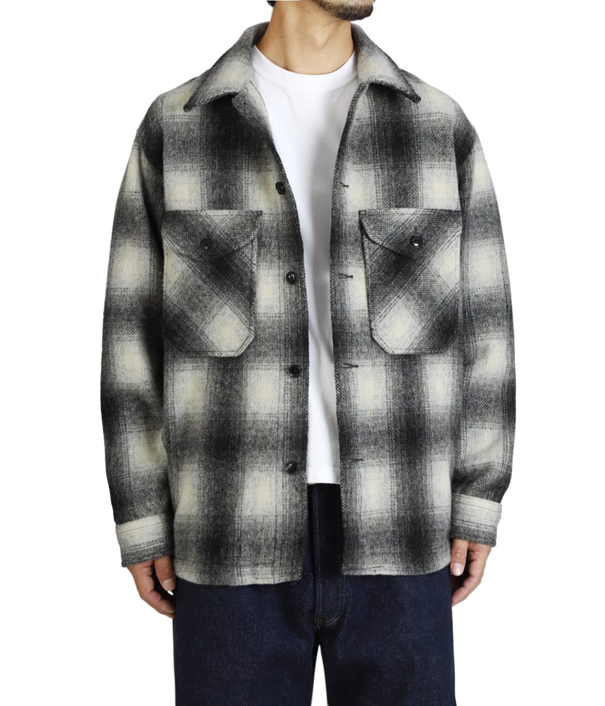 model（184cm / 63kg）B85 W80 H102 着用サイズ：M