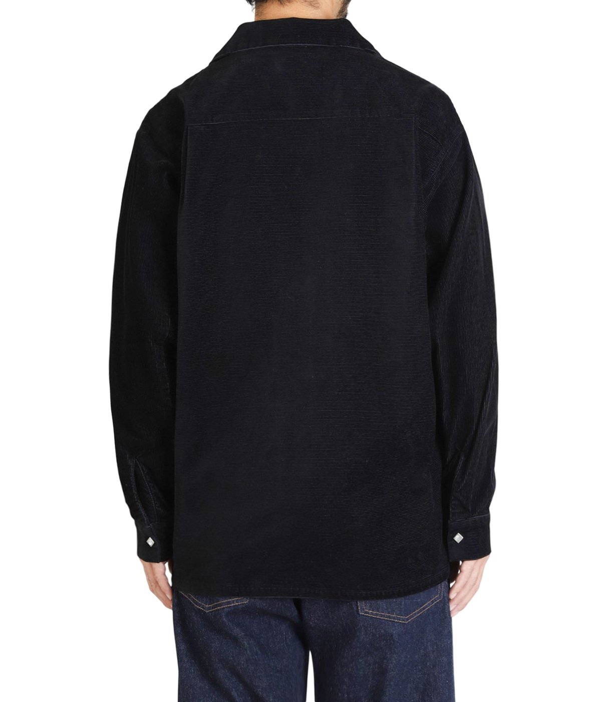 model（184cm / 63kg）B85 W80 H102 着用サイズ：L