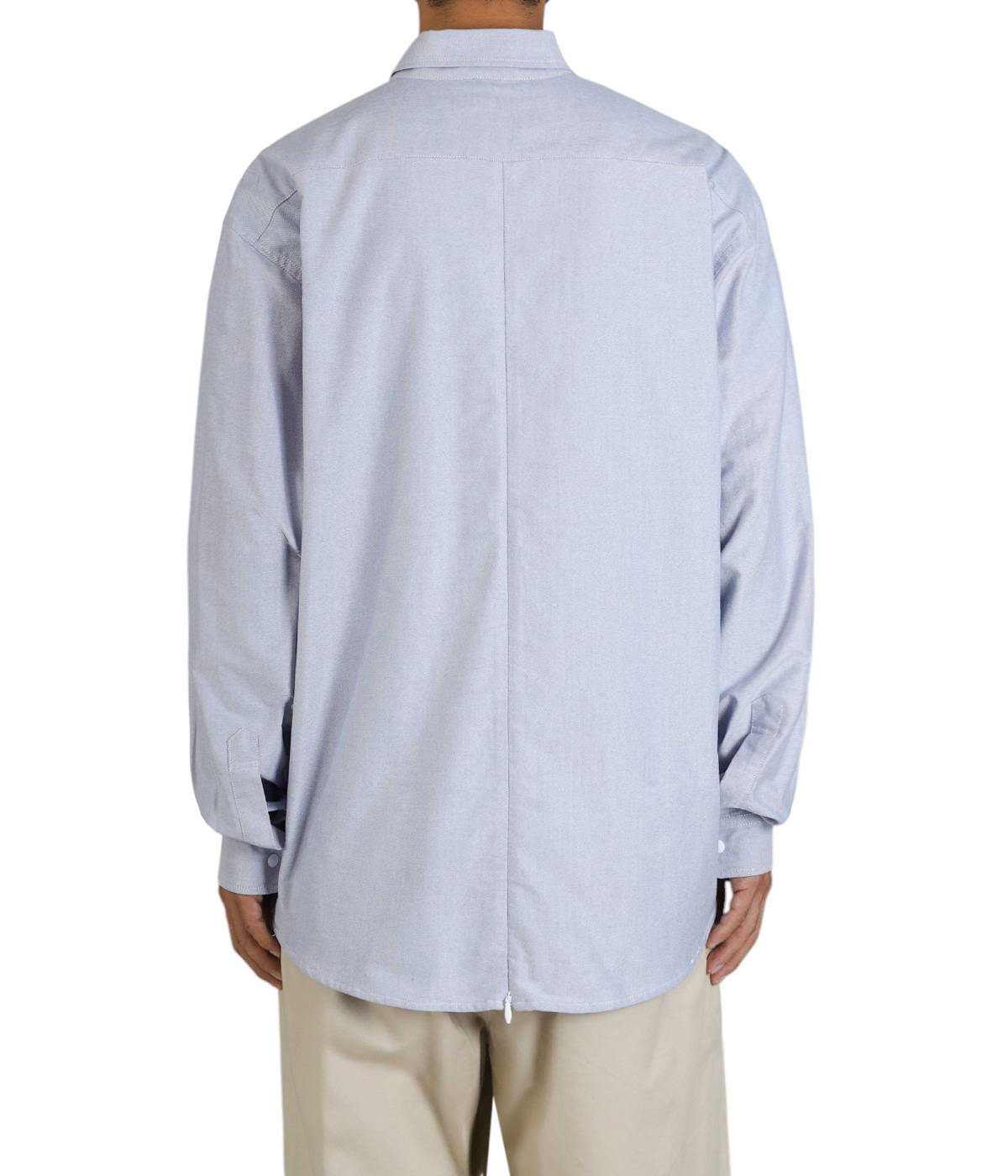 model（184cm / 63kg）B85 W80 H102 着用サイズ：L