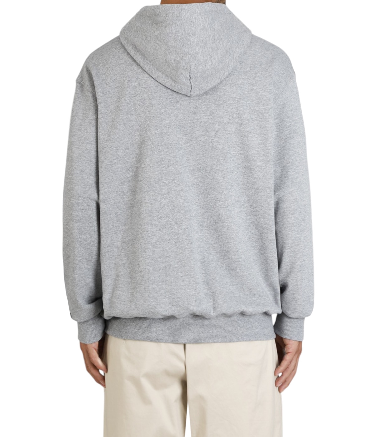 model（184cm / 63kg）B85 W80 H102 着用サイズ：L