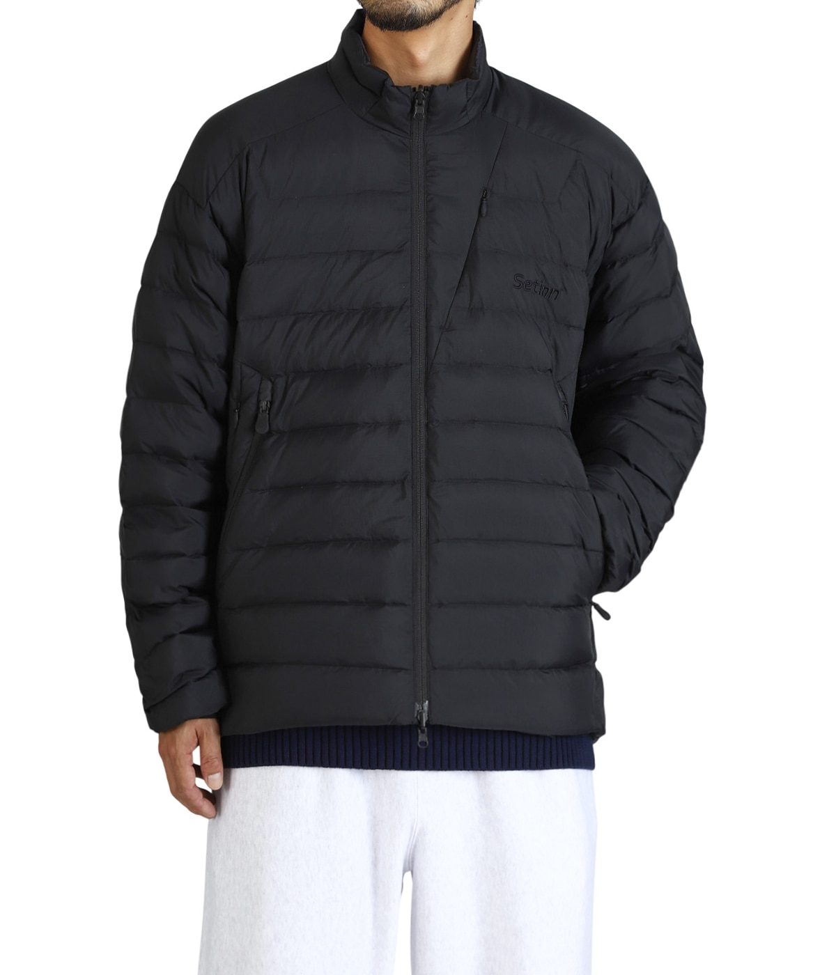 model（184cm / 63kg）B85 W80 H102 着用サイズ：L