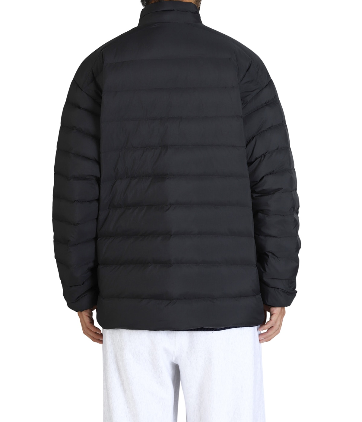 model（184cm / 63kg）B85 W80 H102 着用サイズ：L