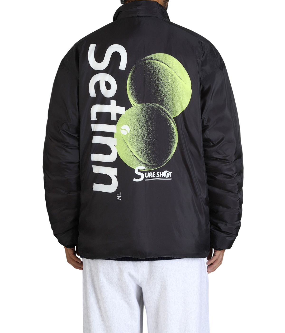 model（184cm / 63kg）B85 W80 H102 着用サイズ：L