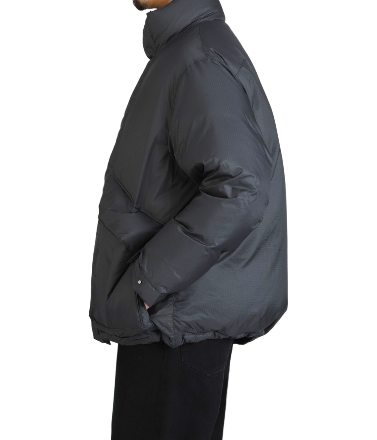 model（175cm / 60kg）B85 W75 H92 着用サイズ：2