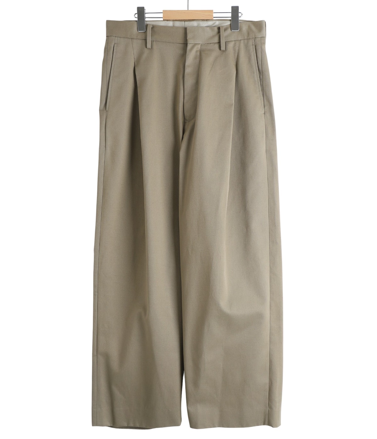 【新品】URU ウル　1 TUCK PANTS ワンタックパンツ　ベージュ　M URU（ウル）の「【URU/ウル】1TUCK PANTS(1タックパンツ