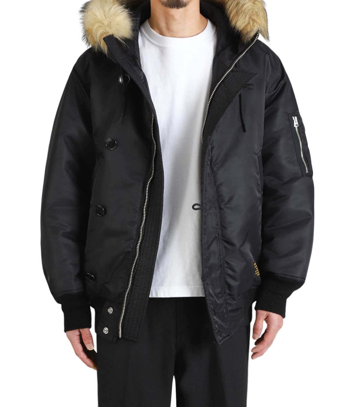 model(175cm / 60kg)B85 W75 H92 着用サイズ：M