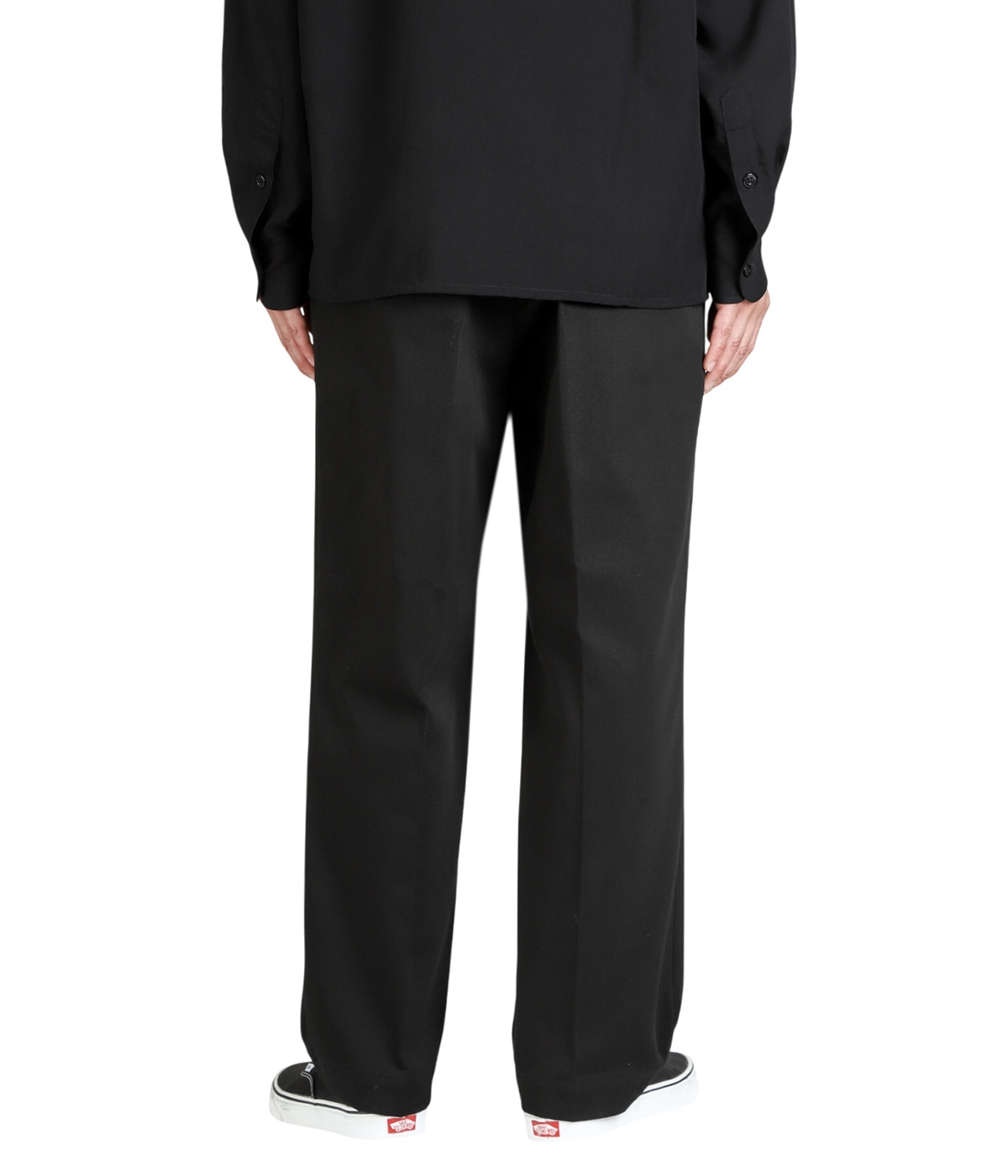 model（175cm / 60kg）B85 W75 H92 着用サイズ：M