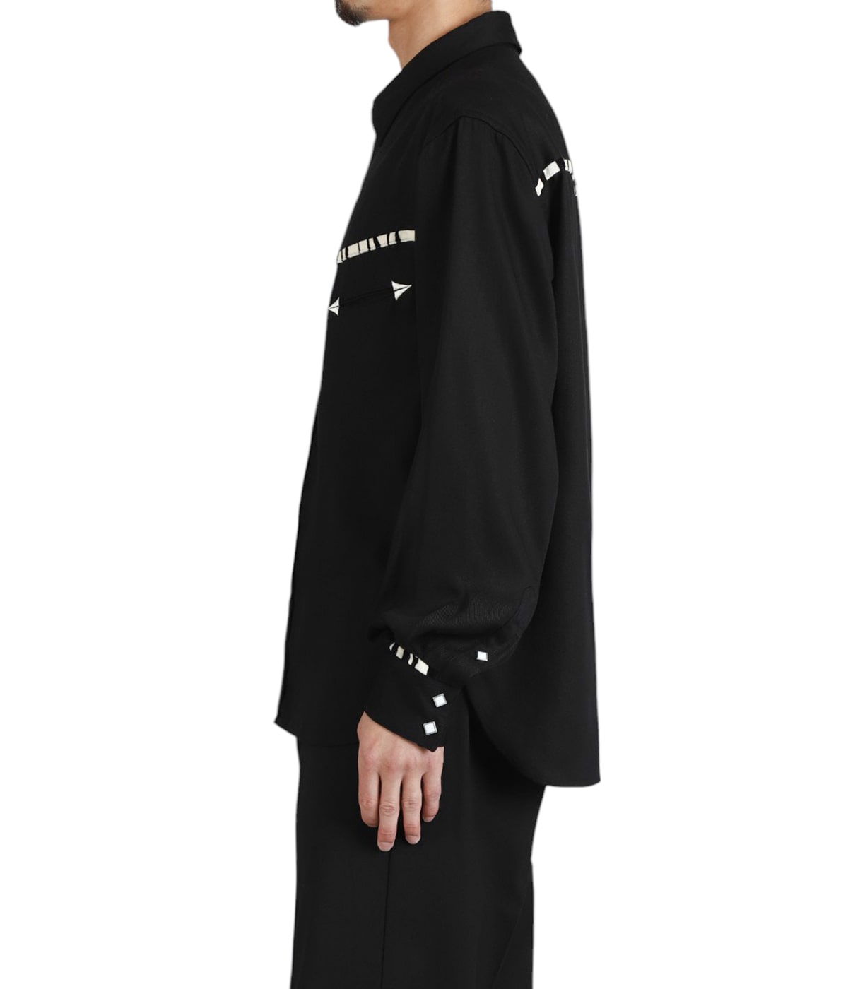 model（175cm / 60kg）B85 W75 H92 着用サイズ：M