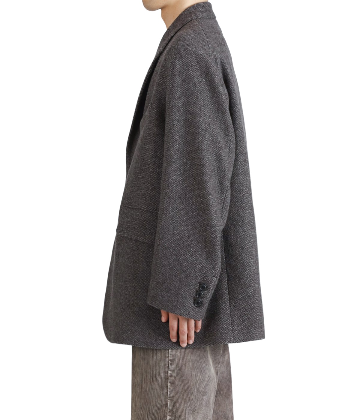 model（177cm / 62kg）B87 W73 H92 着用サイズ：2