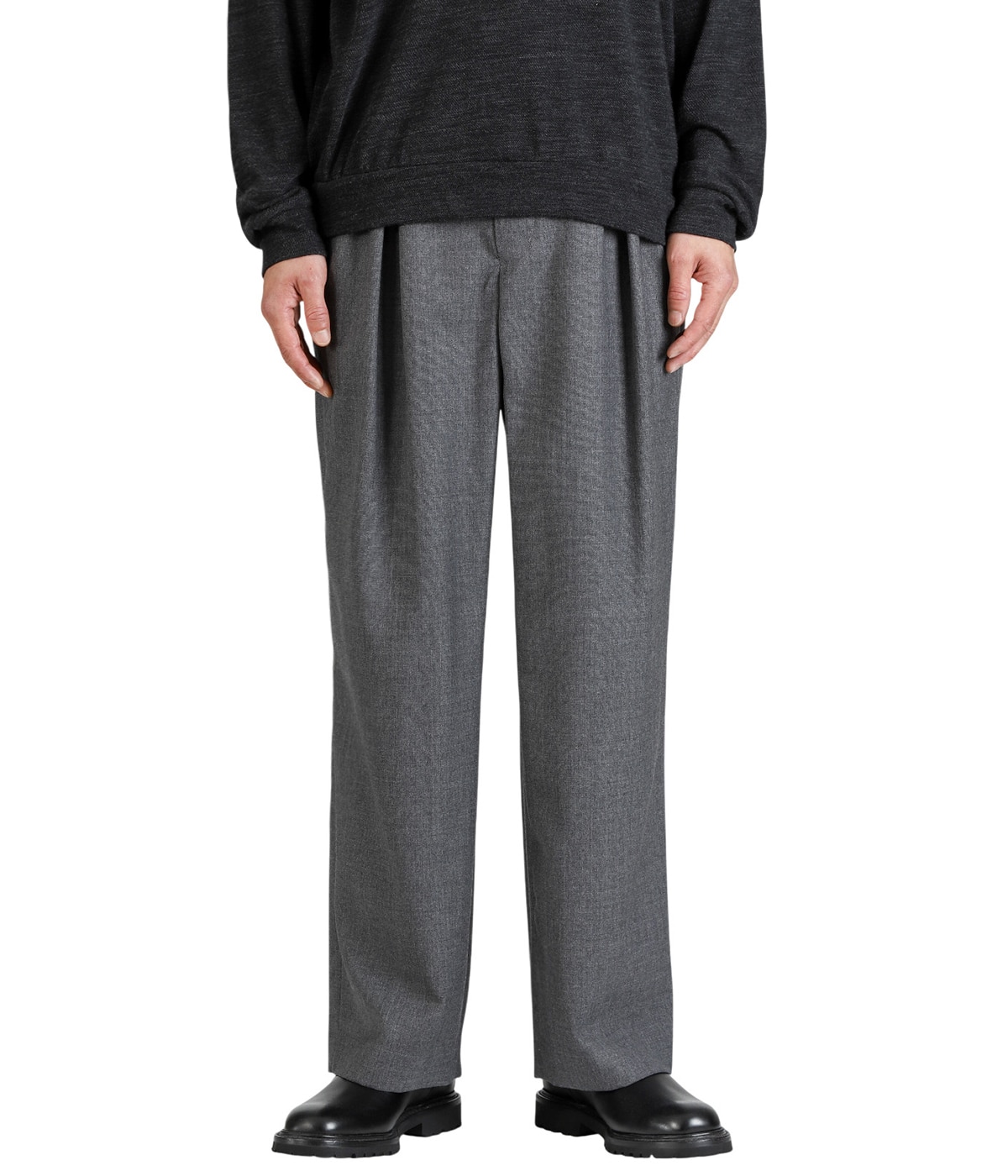 model（175cm / 60kg）B85 W75 H92 着用サイズ：2