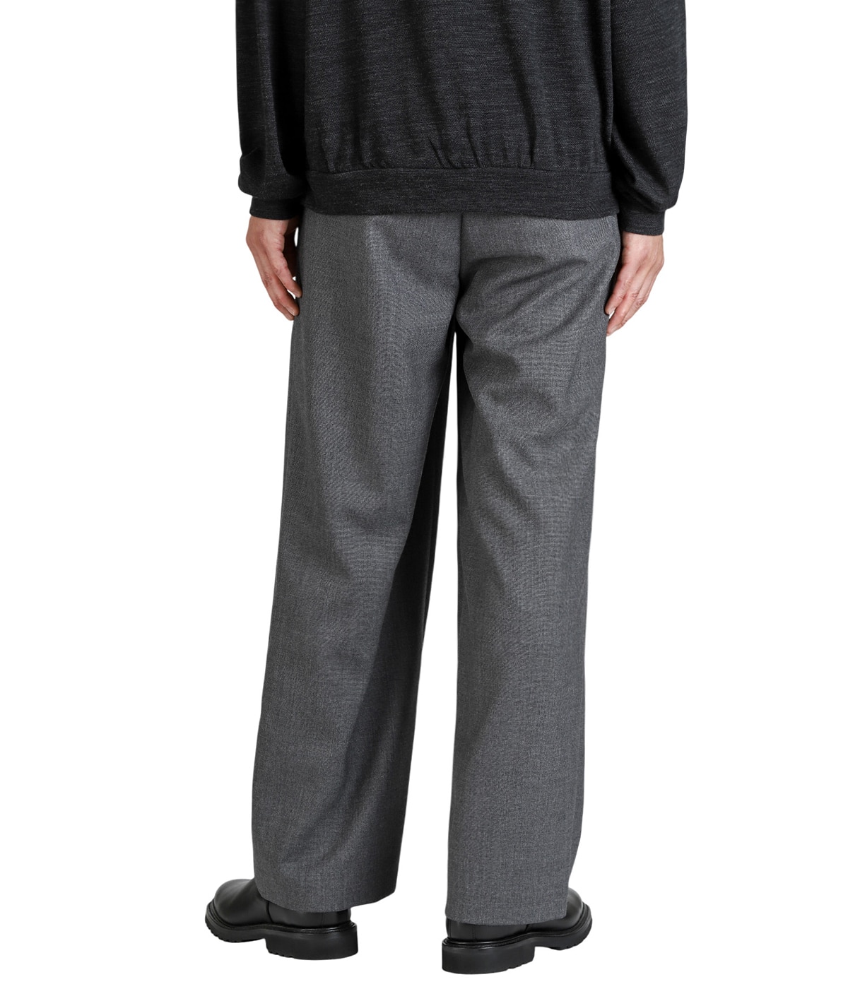 model（175cm / 60kg）B85 W75 H92 着用サイズ：2