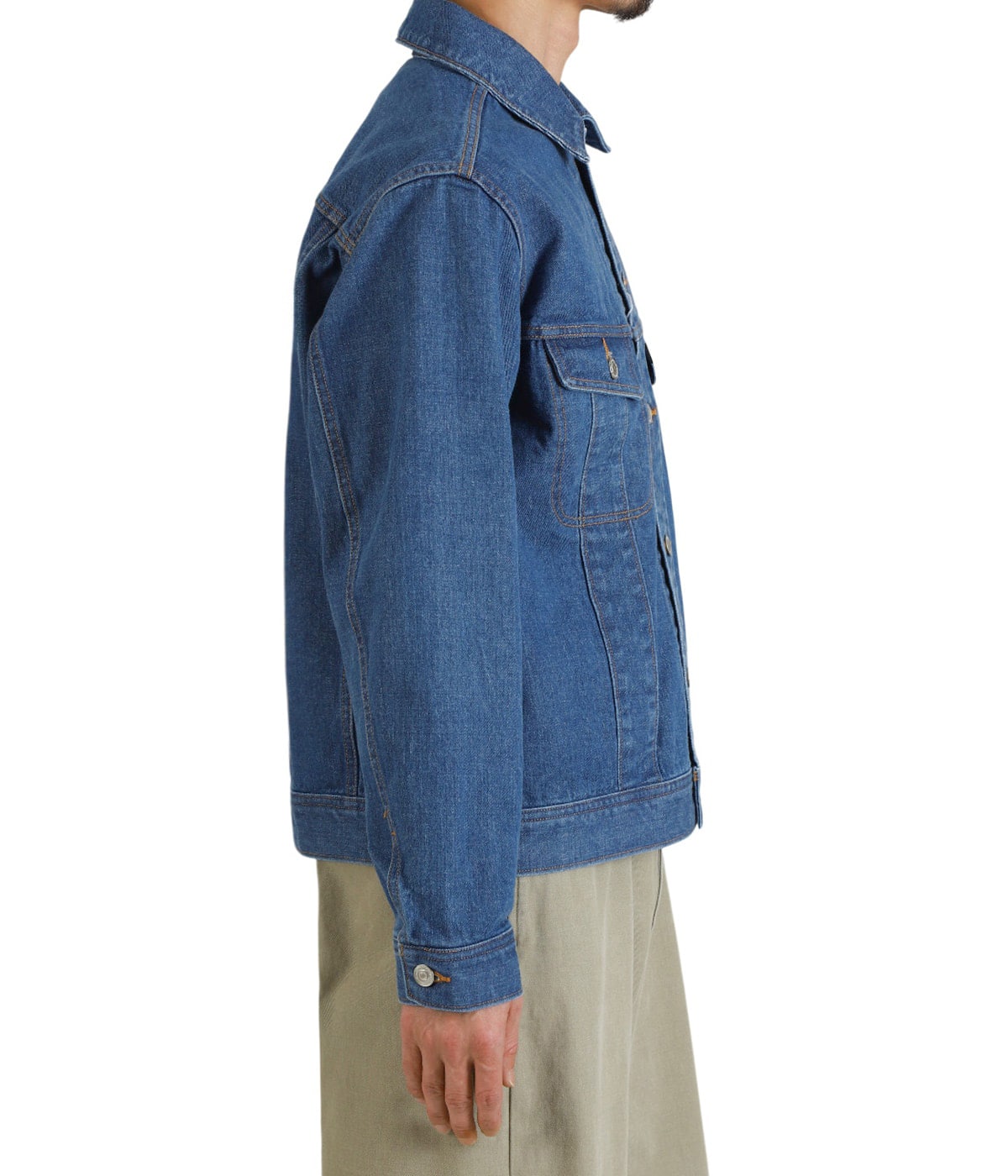 model（175cm / 60kg）B85 W75 H92 着用サイズ：MEDIUM