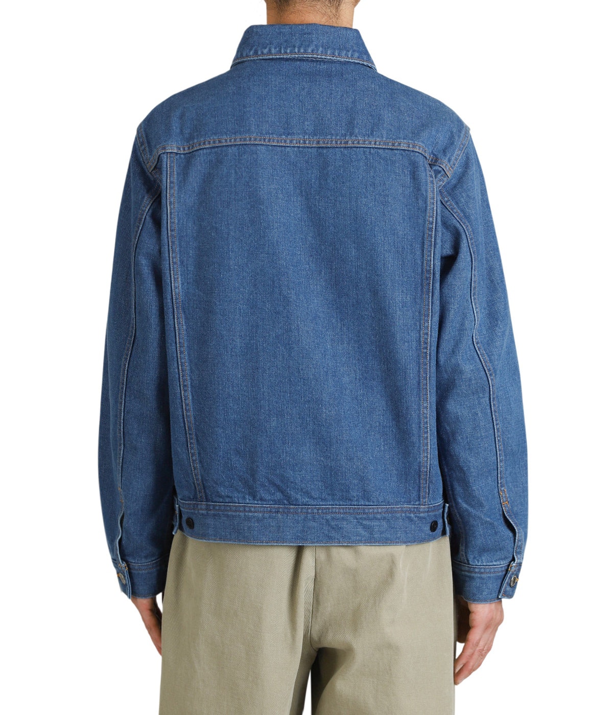 model（175cm / 60kg）B85 W75 H92 着用サイズ：MEDIUM