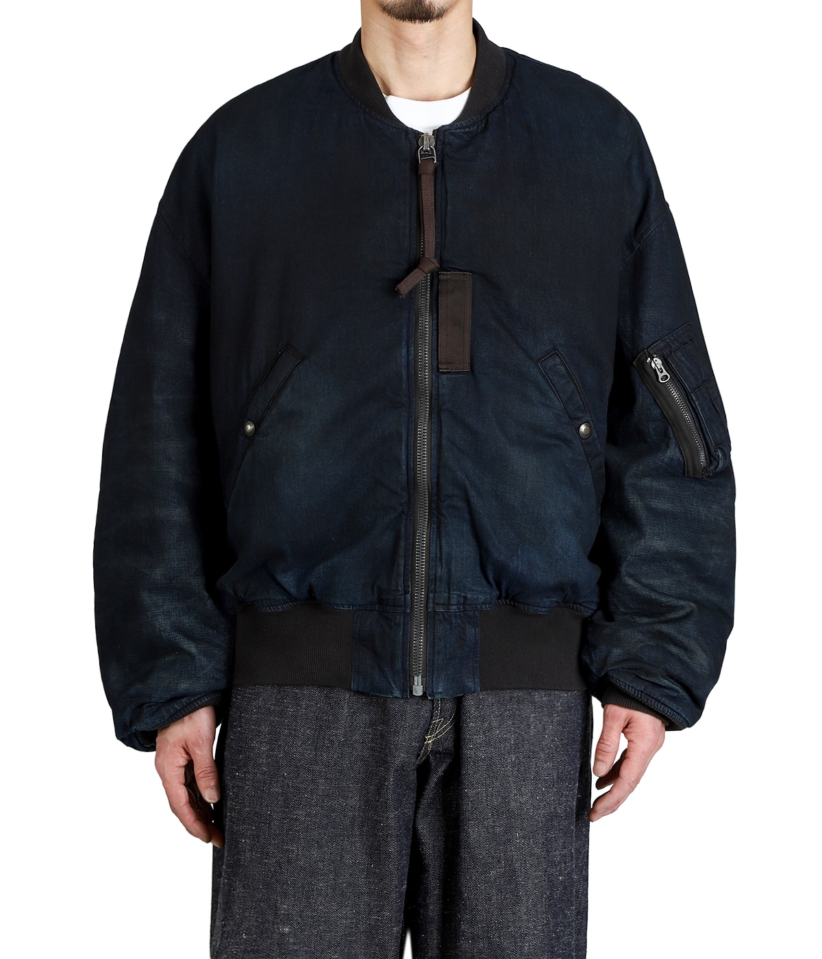 model（175cm / 60kg）B85 W75 H92 着用サイズ：M