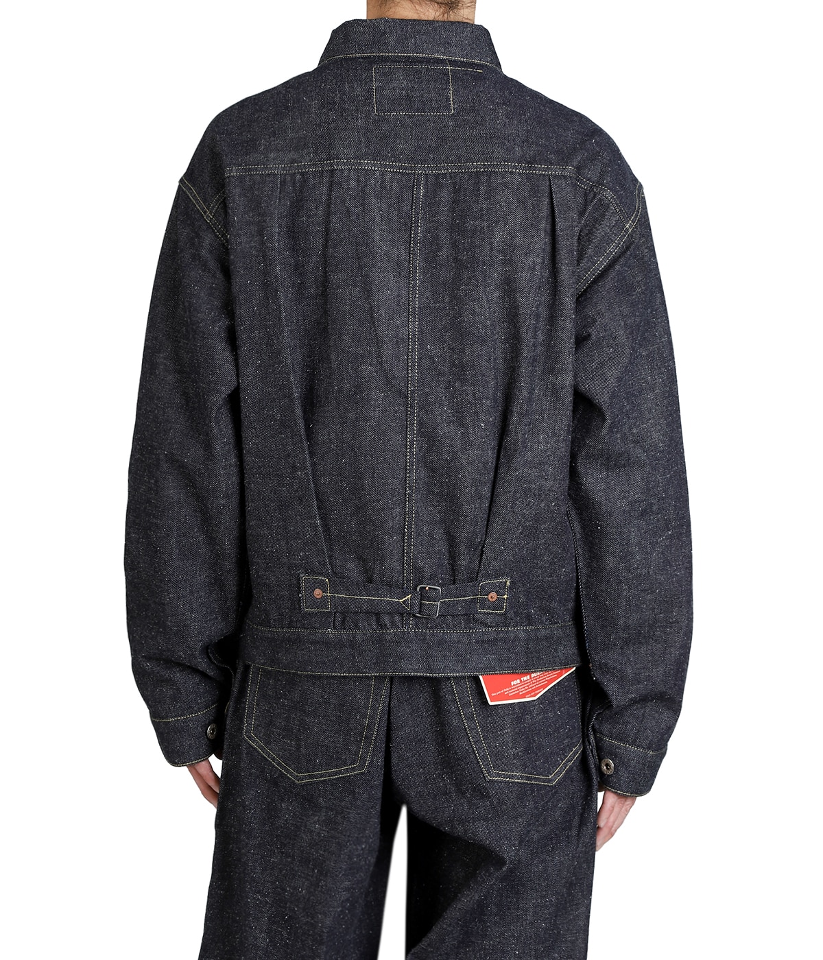 model（175cm / 60kg）B85 W75 H92 着用サイズ：M